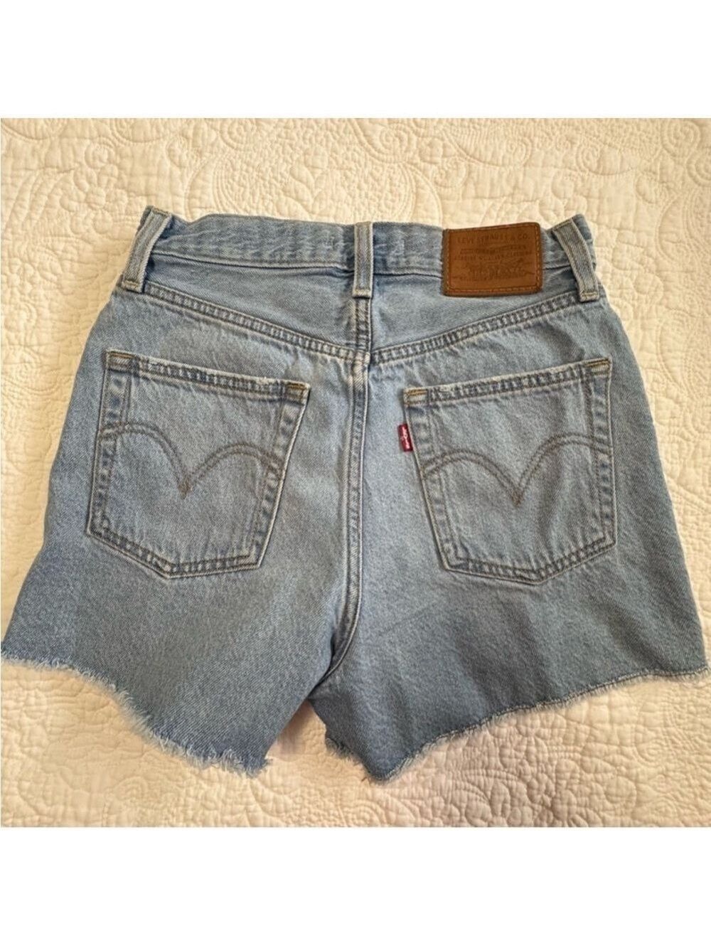 Levi's RIBCAGE SHOR, Blue Jean Shorts High-Waisted Frayed Hem, PREMIUM - Picture 4 of 12